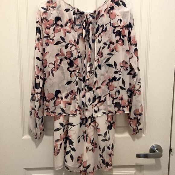 Two Arrows NWOT Floral Romper Jumpsuit with Long Sleeve. Size XS. - Picture 2 of 8